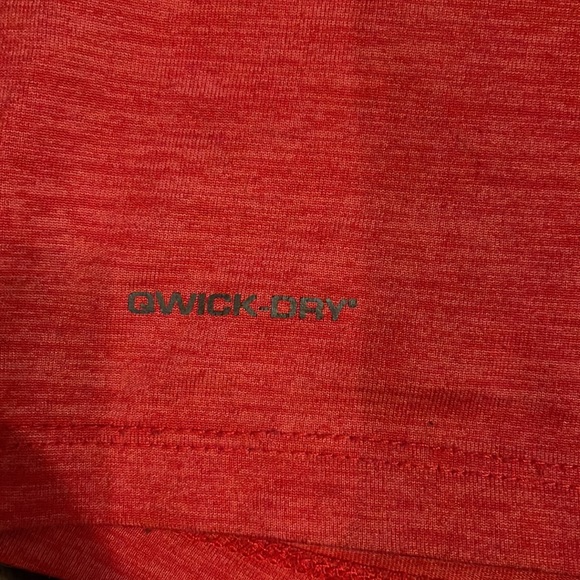 Medium red T-shirt - Picture 2 of 4